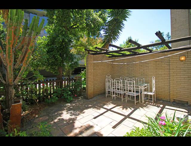 2 BEDROOM APARTMENT FOR SALE IN NORWOOD